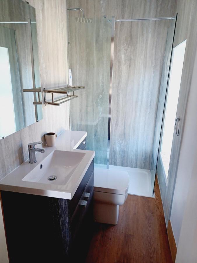 דגלאס Voyage Hostel - Ensuite Family Rooms With Shared Kitchen מראה חיצוני תמונה