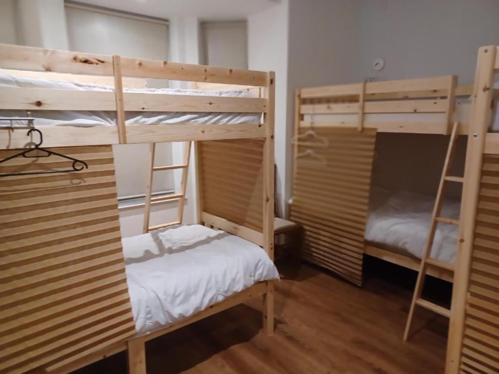 דגלאס Voyage Hostel - Ensuite Family Rooms With Shared Kitchen חדר תמונה