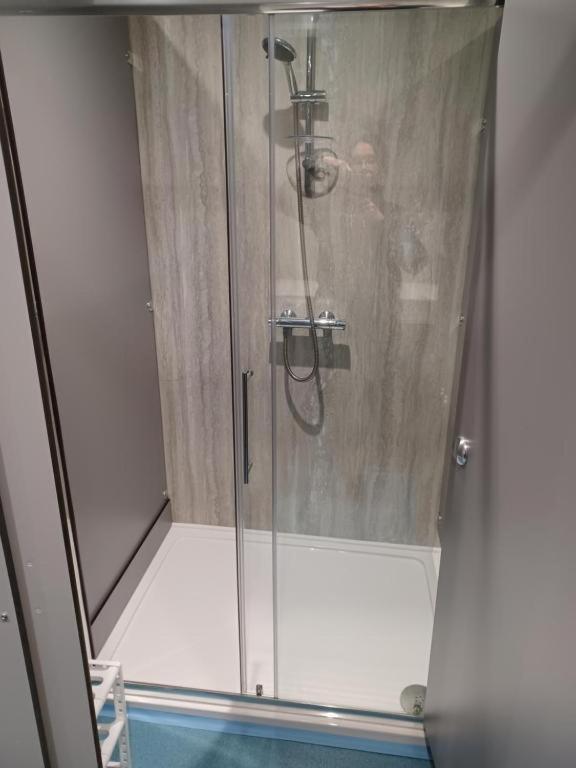 דגלאס Voyage Hostel - Ensuite Family Rooms With Shared Kitchen חדר תמונה
