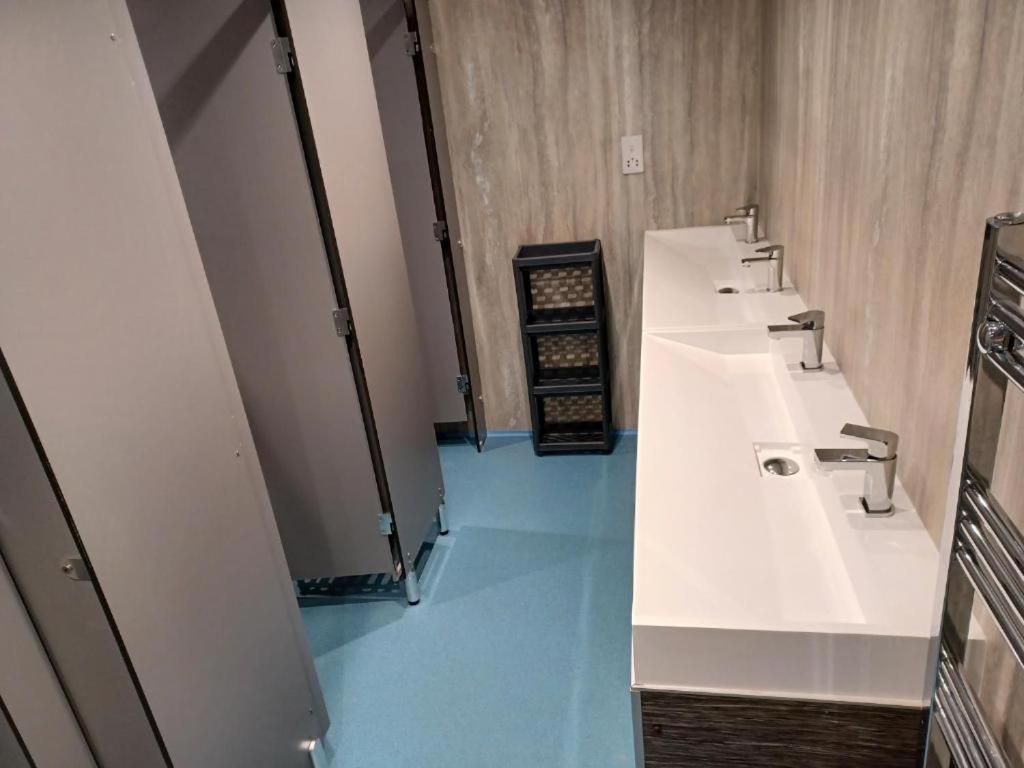 דגלאס Voyage Hostel - Ensuite Family Rooms With Shared Kitchen חדר תמונה